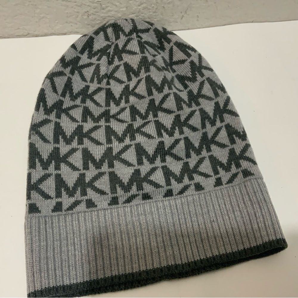 New Michael Kors Signature Logo Print Beanie Hat Gray, One Size